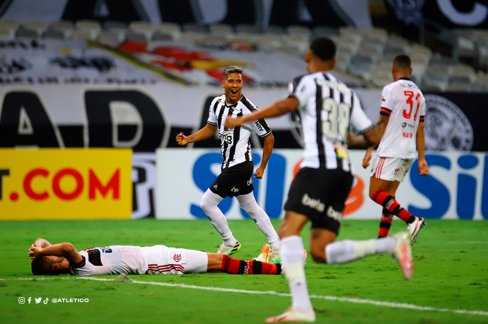 🎶Um, dois, três, quatro... 

Pra ficar maneiro, só goleada do #Galo! 🎶