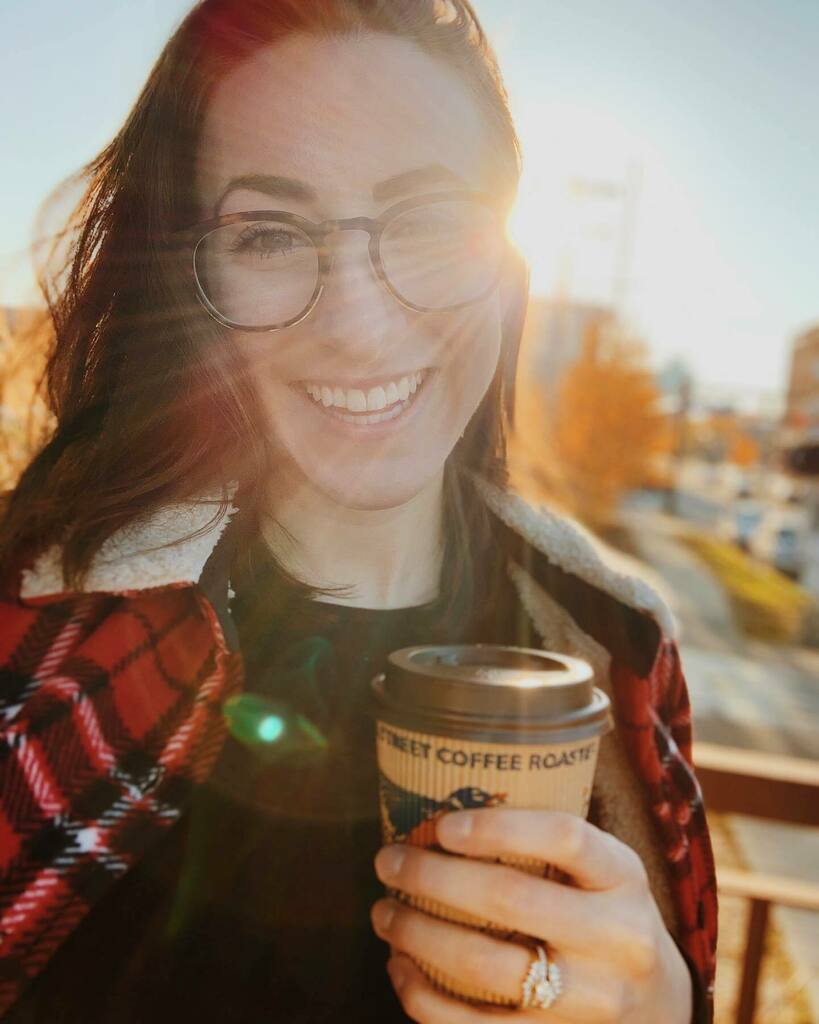 jessicamallow's tweet photo. Sunshine. Hope for a new day. We are stronger, together. Enjoying this beautiful day- 70 degrees in Michigan in November? Yes PLEASE! 

.
.
#michigan #fall #fallcolors #discoverfall #lifeincolor #gorgeousday #hope https://t.co/TAY4BXgfd5 https://t.co/dFmW54g1uI