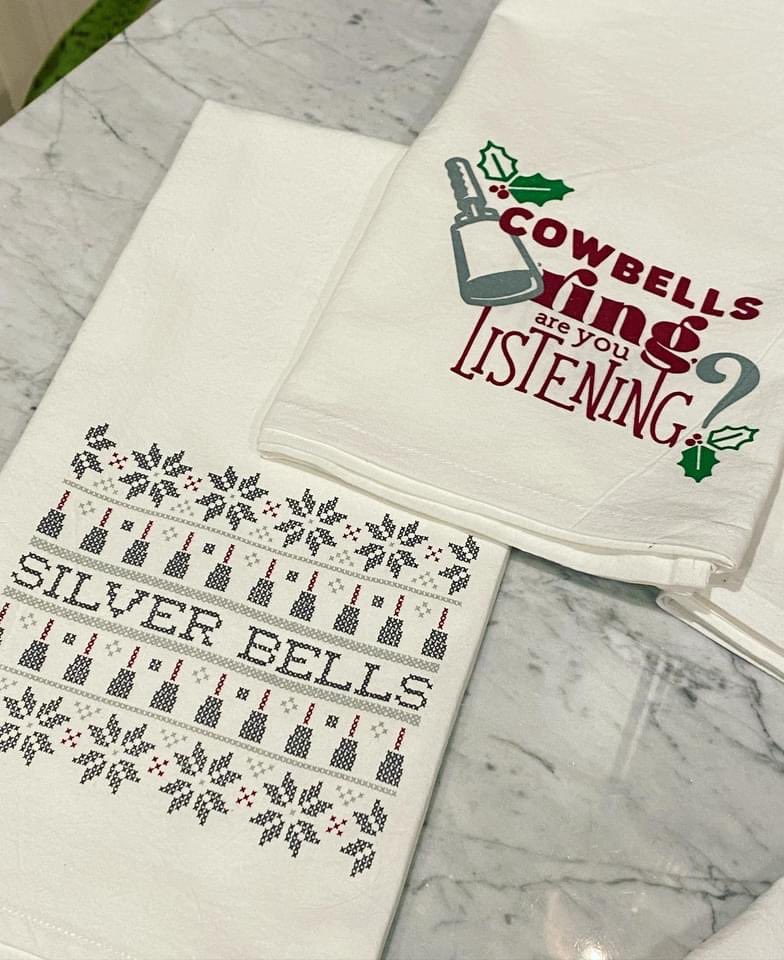 RedBirdPaper's tweet image. MState Hand Towels are now available at redbirdpaper.com! I’m so excited about these new additions and hope you are too! 🎁 $18 . 27 x 27” 100% cottony flour sack hand towels . screen-printed . lint free . officially licensed #HailState