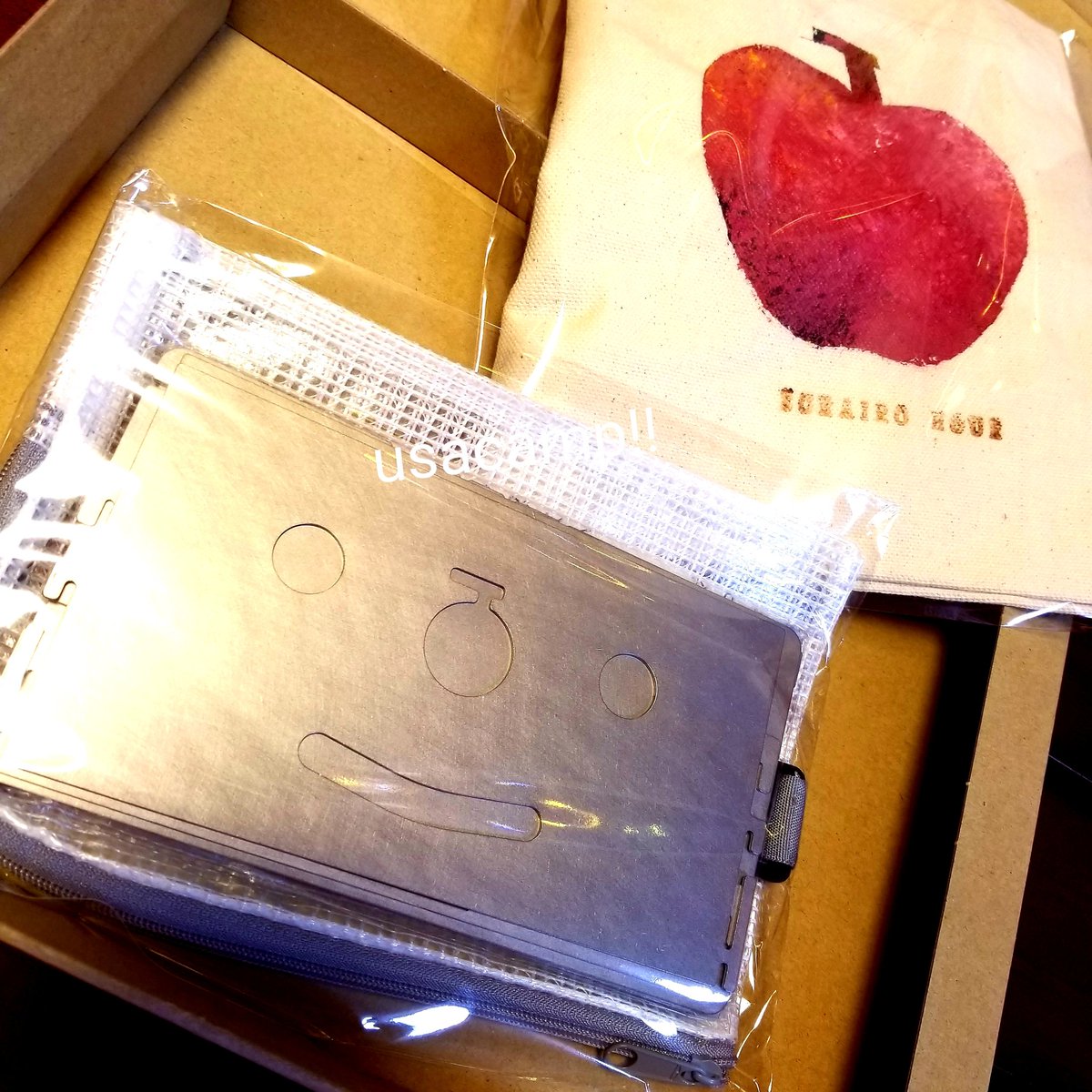 usacampmania's tweet photo. YakiRINGo チタンモデル!
ソログルに間に合った♪
ワタシのおまけbagは「赤林檎」でした(´・∀・`)🍎
軽い・薄い!
ソログルでの使用レポも後程。。?
#YakiRINGo
#SorairoPictures
#ミニ焚き火台
#チタンモデル
#titanium
#bonfirestand
#firegrill https://t.co/SL1n7qPtC2