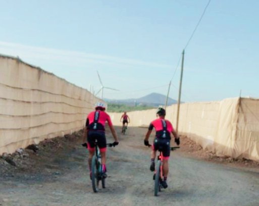3COMcycling's tweet photo. #3ComSquad #aRodar #Mejorenbici https://t.co/jAqiZqD5EB