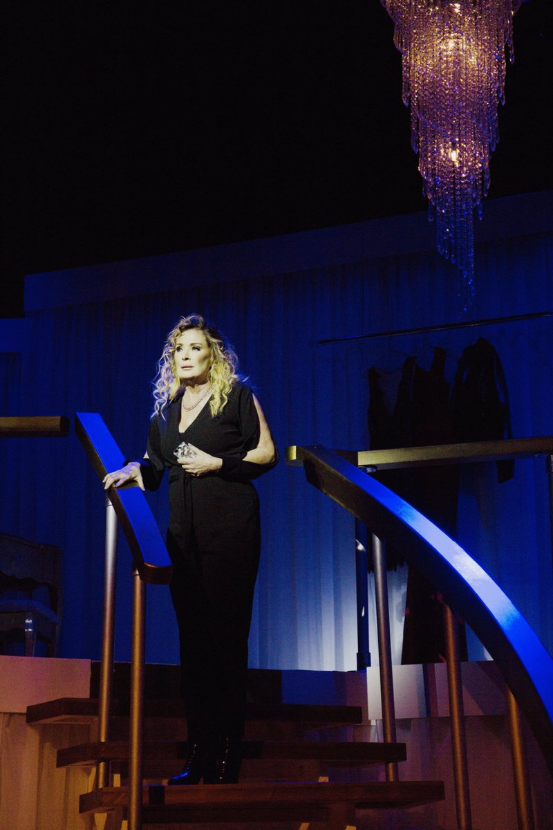 Our Roxanne <a href="/BeverleyCallard/">Beverley Callard</a> will be in #imacelebritygetmeoutofhere ... how exciting is that! Go Bev! 👑 👑👑