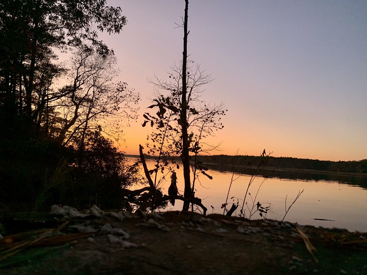 Hunter0988's tweet photo. It’s hard to come up with a caption every time I post my photos - this time it’s no different. 

Happy Fall - tomorrow is Monday y’all mind if I have a good week https://t.co/SWYAEgFH8Z