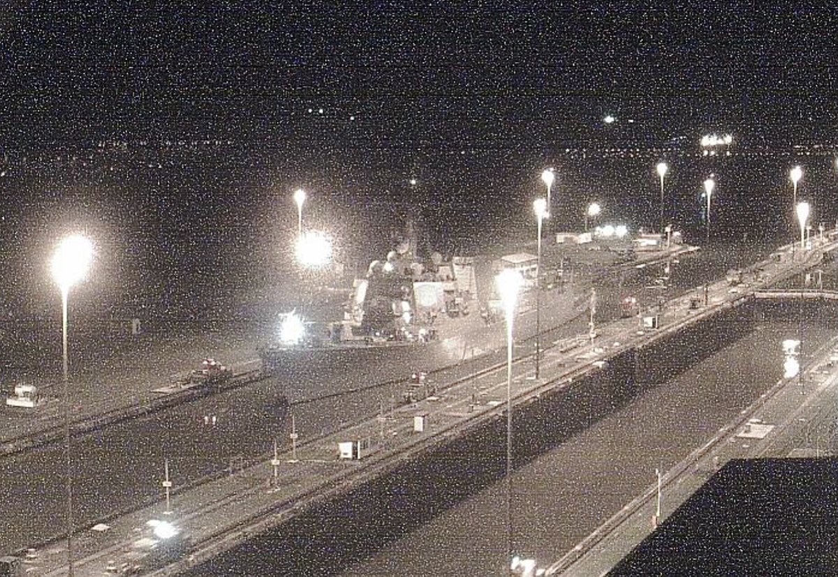 WarshipCam's tweet photo. USS William P. Lawrence (DDG 110) Arleigh Burke-class Flight IIA guided missile destroyer southbound in the Panama Canal at the Miraflores Locks - November 8, 2020 #williamplawrence #ddg110 https://t.co/uxTMLAgoBP