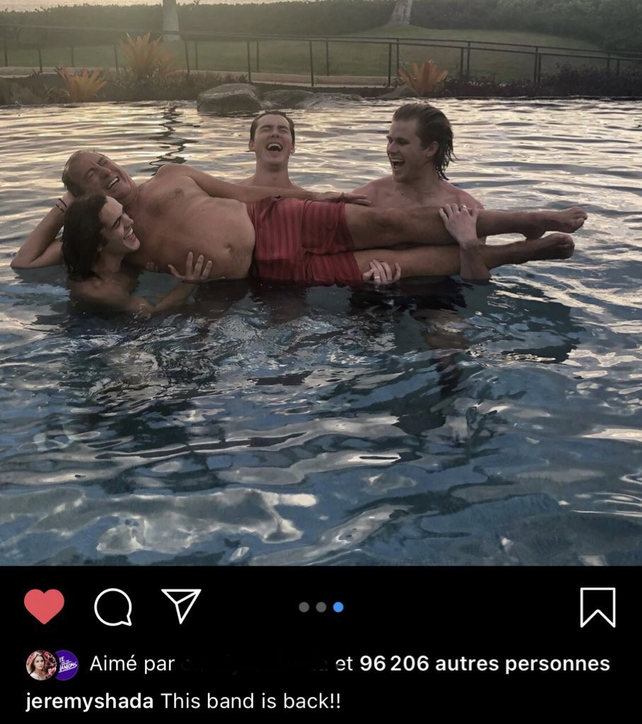 Fox_Ode's tweet photo. So happy to see them reunited 🥰
#Jatp #Thisbandisback https://t.co/16vSQKckXQ
