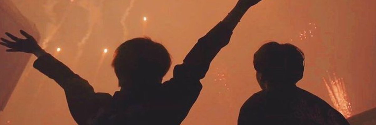 meys_xx's tweet photo. Nene, soy tuyo. Y seré tuyo hasta que las estrellas caigan del cielo.
Kookmin | Gomimi
#Gomimi #kookmin https://t.co/frT4XlDIdn