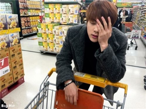 grocery shopping wt him