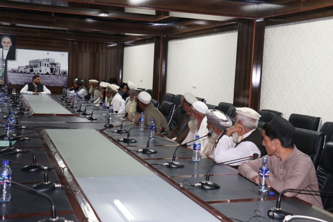 nmic8's tweet photo. Governor @ZiaulhaqAmarkhi welcomed elders & youth from #Durbaba district & discussed situation in Durbaba,
Governor listened to elders & noted their suggestions. https://t.co/n6ADum0lku