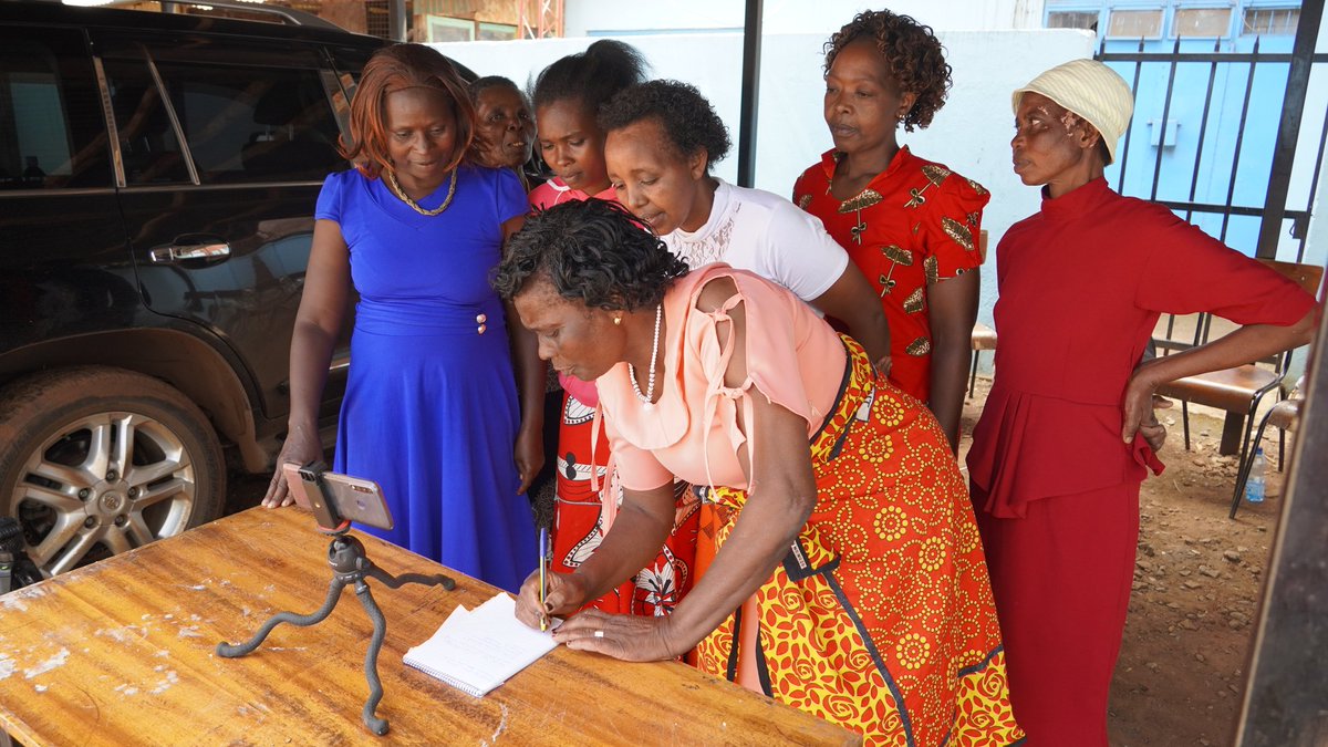kitfest_ke's tweet photo. #KITFESTat5 in Meru experienced a lot of dynamic range when it came to the three group's we worked with, more specifically 'Njota Ya Meru' - a group of Women who came together to perform skits and educate, as well as entertain the community. #KITFEST2020 https://t.co/3xjBe4DvAk