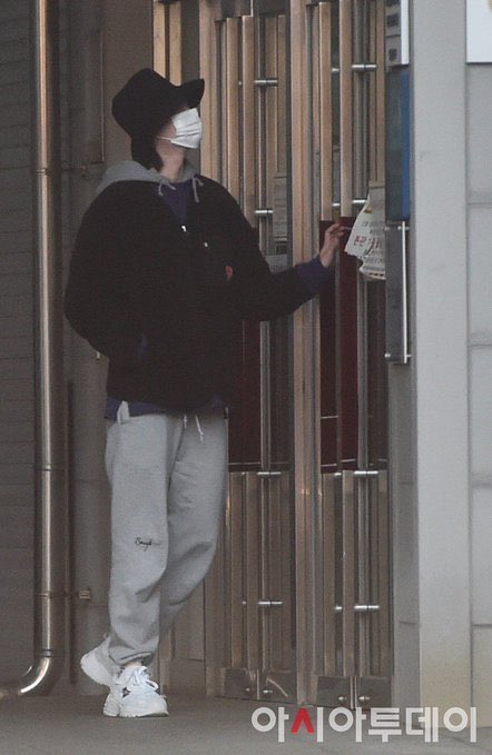 kdramafairy's tweet photo. LEE JONG SUK CRUMBS FINALLY https://t.co/nuHP4oSGMW