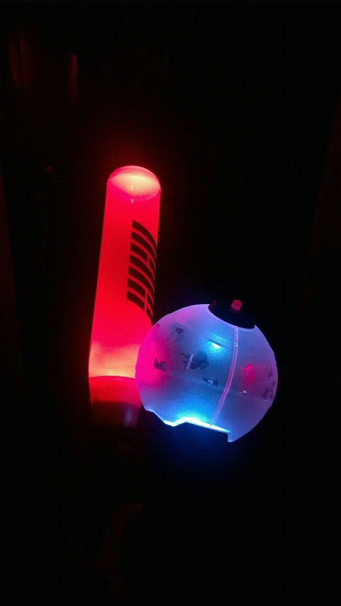 IOlifia's tweet photo. Hay ikonic
Semangat yaaa apapun yang terjadi tetap dukung idol kalian, semua fandom mendukung kalian, kalian nggak sendiri Semangat๐
#FromARMY
#STOPiKONMISTREATMENT https://t.co/vYIefnWqYu