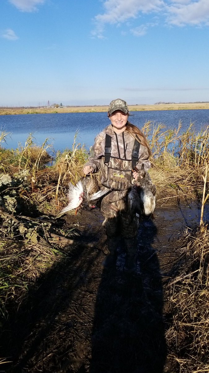 JimDickey81's tweet photo. This little girl had quite the weekend. Killed her first ducks in the air and then got 5 ducks on her birthday! She said it’s pretty cool that I get to hunt ducks on my birthday. Smiles all around #happy12thbirthday https://t.co/YP8ADHT8zj
