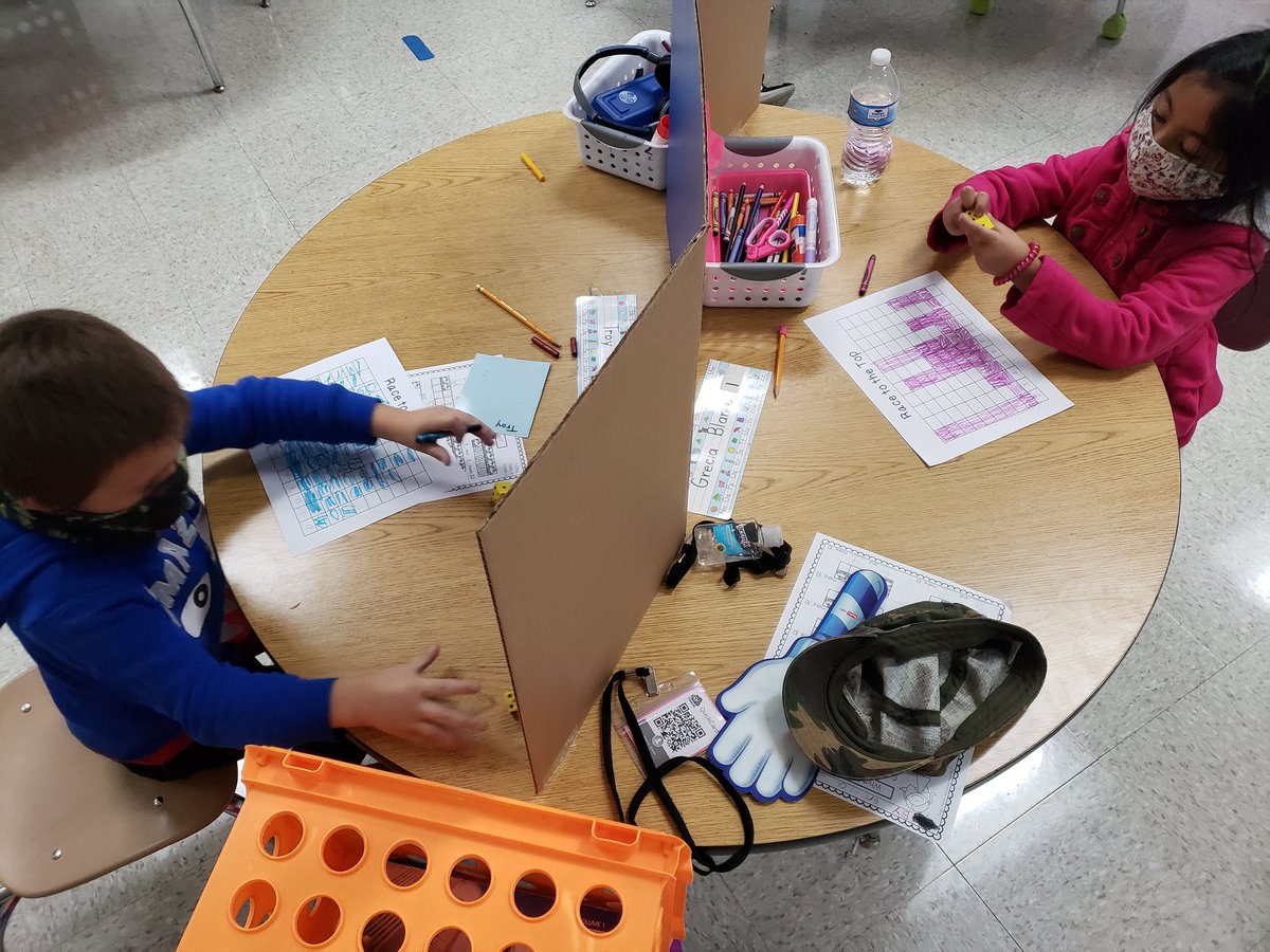 BridgettFox17's tweet photo. First graders working hard on addition facts using dice!! #nobeariers #ALLIN @claremont_elem https://t.co/qiR9fm32X9