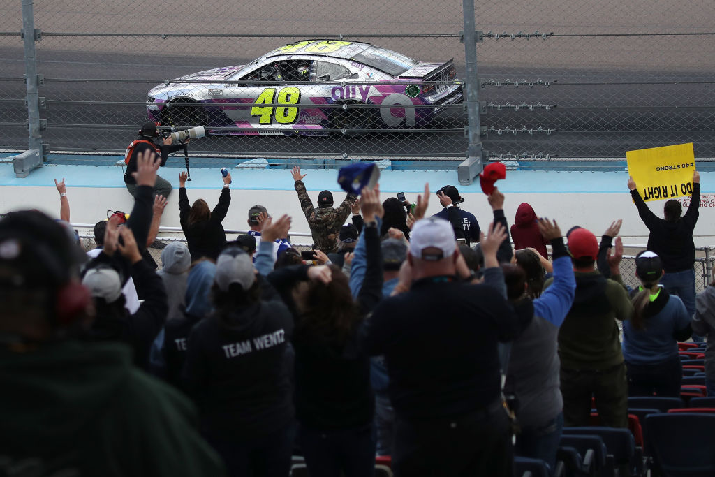 TeamHendrick's tweet image. Thank you, @JimmieJohnson, for #OneFinalTime.