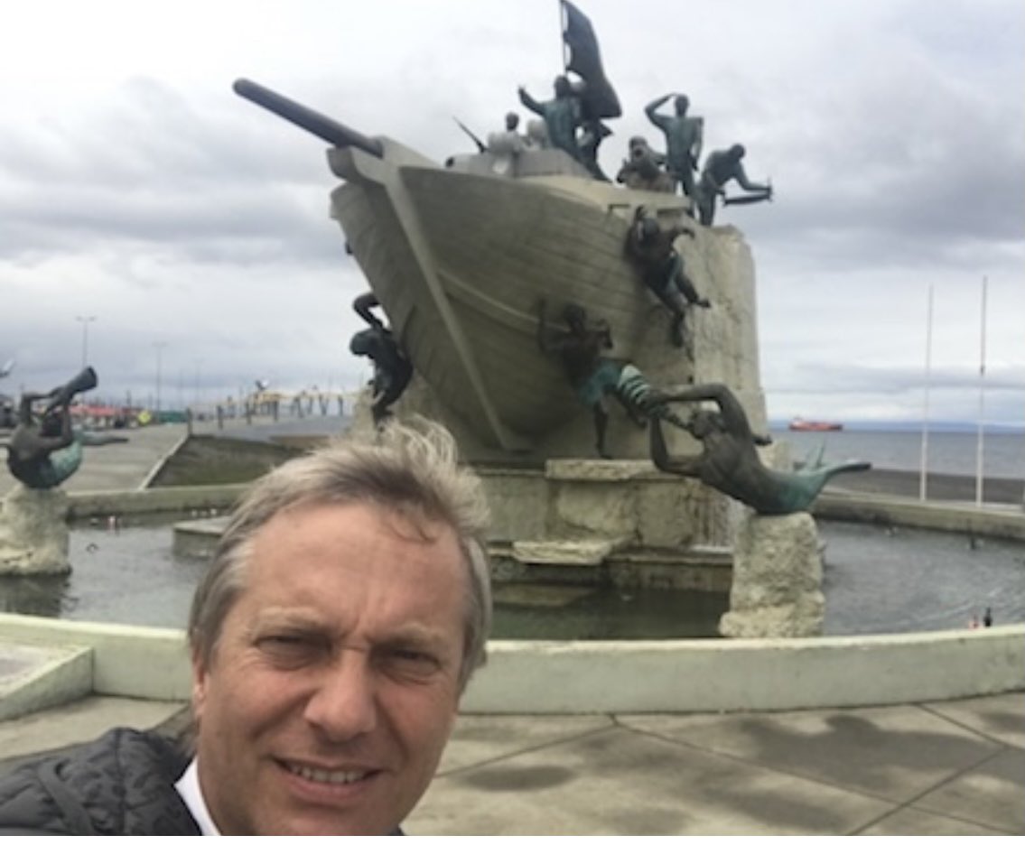 joseantoniokast's tweet photo. Estamos a menos de 150 firmas de alcanzar la meta de poder constituirnos como partido en #Magallanes 
Si vives o conoces a alguien en la región nos puedes ayudar a llegar a la meta 🇨🇱 https://t.co/XOlOggGbm2