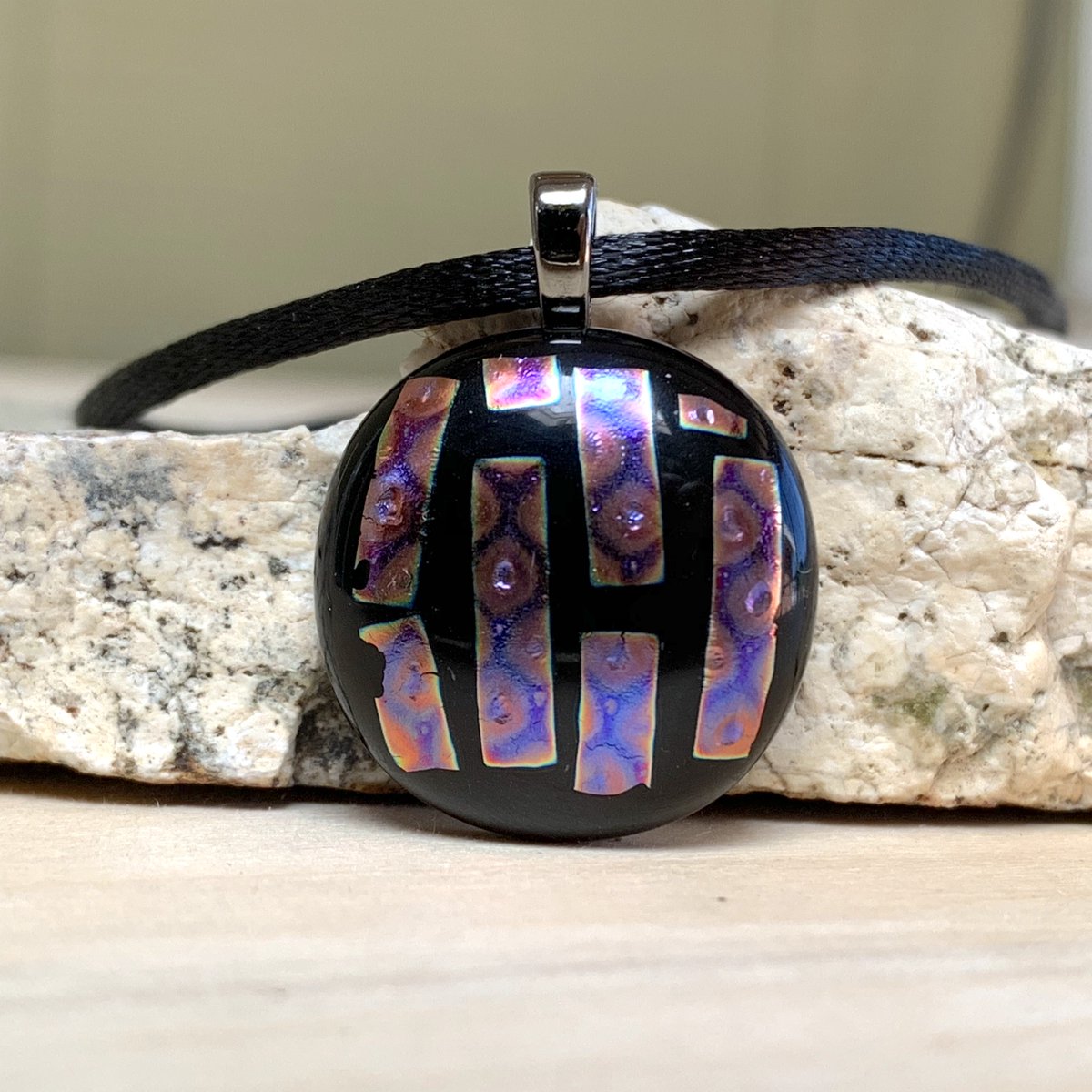 KilnKarma's tweet photo. SOLD! ￼￼🎉
So happy this #necklace just found it’s new owner! #Thankful 

Find your favorite at https://t.co/zboqyFmacE

#Jewelryforher #shopping #etsyseller #fusedglass #handmade #handmadejewelry #jewelry https://t.co/pnaxdMZnlY
