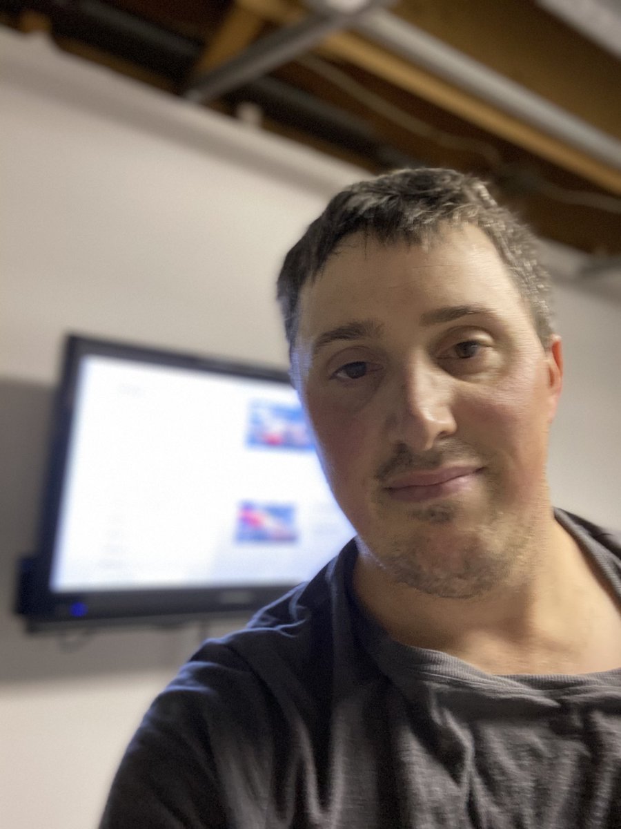 ⬇️ 21.2 pounds in 5 weeks!! All from working out less than 30 minutes a day and making healthier food choices!

I have more energy than I did 5 weeks ago. I have fewer cravings throughout the day thanks to my daily superfoods shake!!

A long ways to go but proud of the progress!