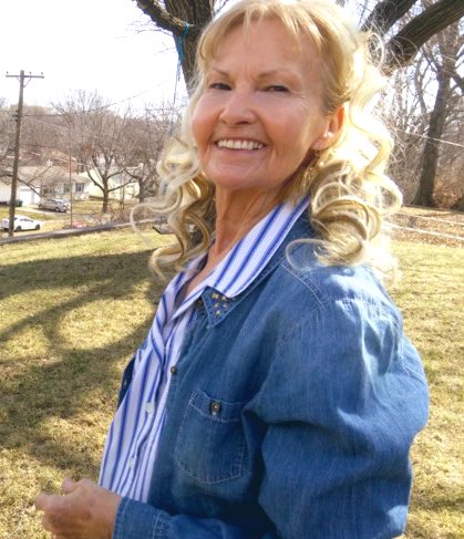 exposing_white's tweet photo. Barbara Mae Harper(71)worked at the Kansas City USPS for over 30 years.On her way home from her overnight shift after 3am in Jan2019,she was mistaken for someone else,chased down and shot to death.Barbara was privileged because she was born White.She’s still dead anyway. https://t.co/3bbnycmMdt
