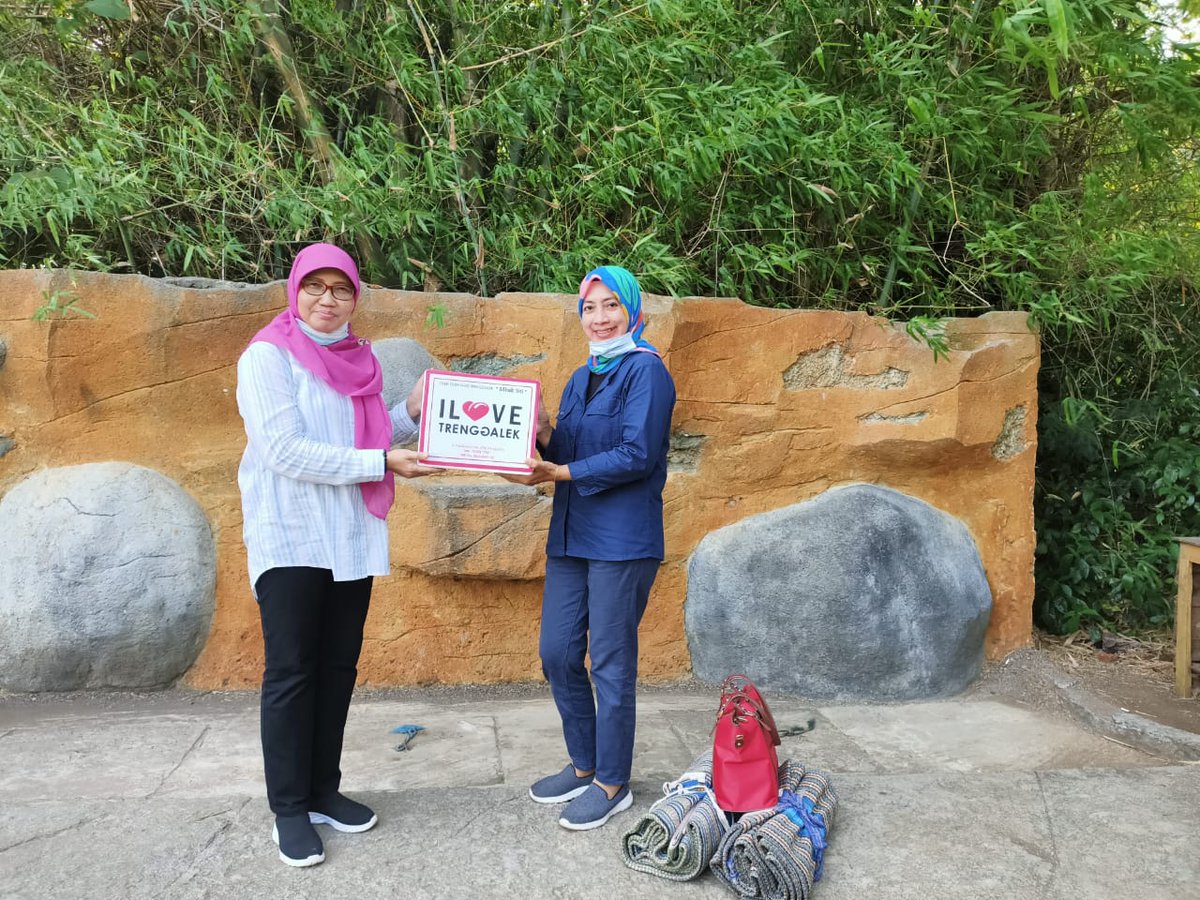 Perikanankabmlg's tweet photo. 7/11, Kabid Pengelolaan Pembudidaya Ikan dan Kasi bersama Penyuluh perikanan kec.Sumberpucung mendampingi kunjungan studi lapang pengelolaan konservasi sumberdaya perikanan Dinas Perikanan Kab. Trenggalek (Kepala Dinas bersama rombongan),di Waduk Sutami Jatiguwi Kec. Sumberpucung https://t.co/DUDZrZkf7F