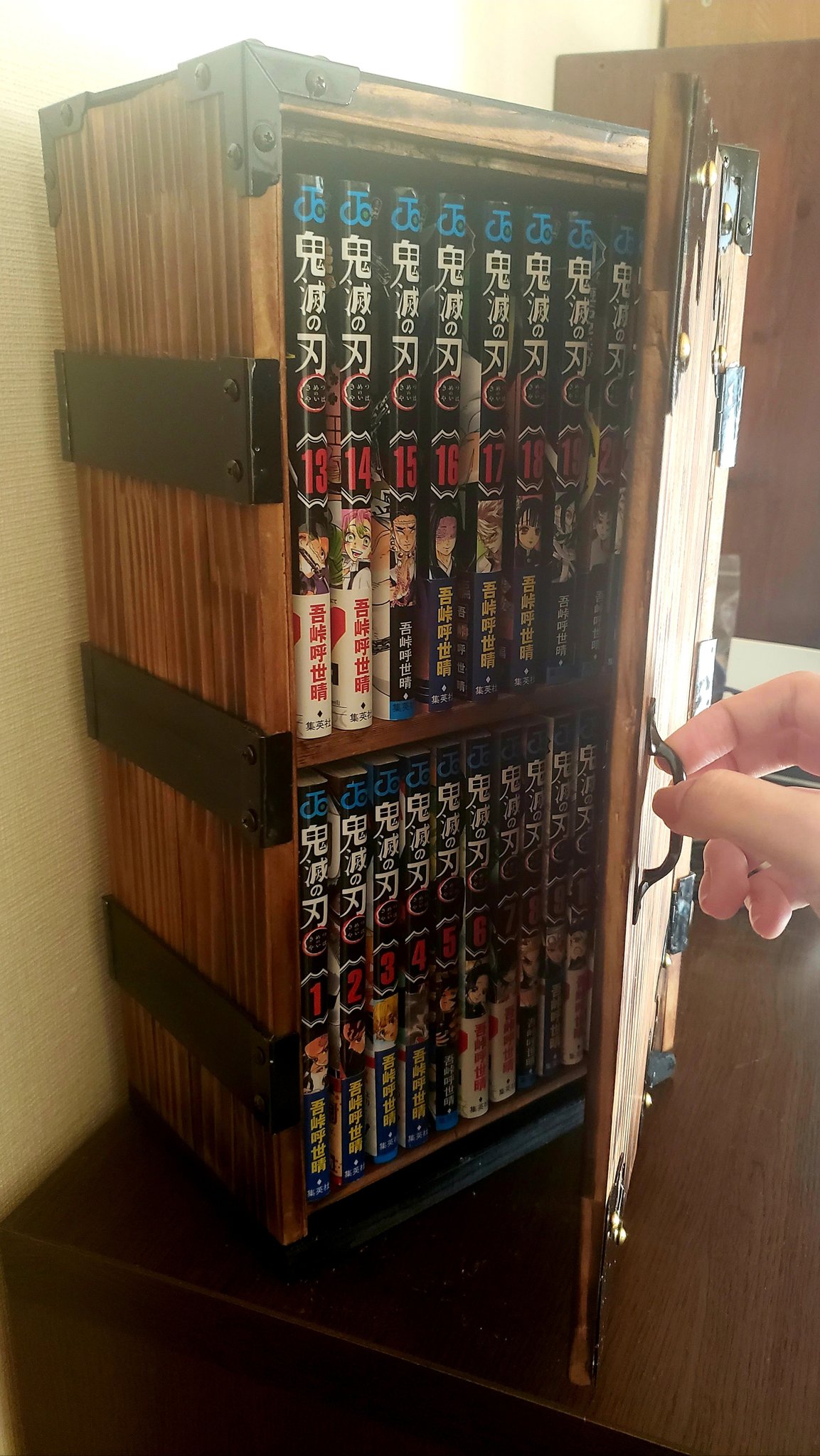 超歓迎 鬼滅1から23巻 ね豆子の木箱風本棚 agapeeurope.org
