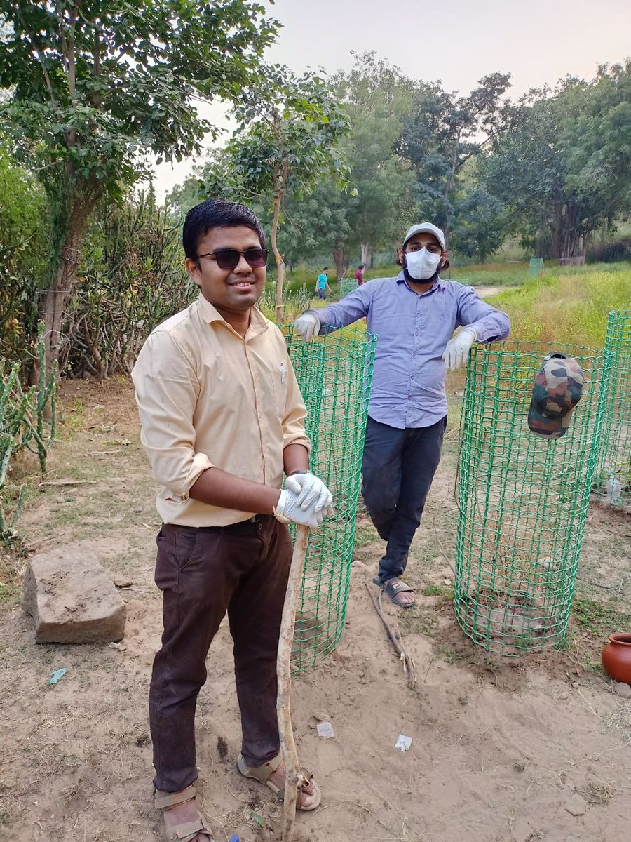 JaySDave1's tweet photo. #SundayforNature
Yesterday, We have planted four more trees at #Dholeshwar. We are very thankful to @GandhinagarMC for helping us and providing the essential items for tree plantation and waste collection.
@SwachhBharatGov @swachhbharat @CollectorGnr @GPCB_HO @sbmugujarat https://t.co/YKjyoTkBMM