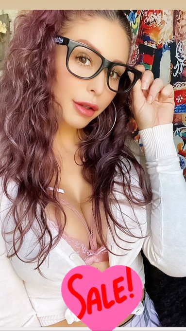 🚨SUNDAY FUNDAY SPECIAL🚨On https://t.co/tO6LSYRPCa right now!Subscribers make sure to check your DMs to<a href="/tag/monday"class="tags"><span>#monday</span></a><a href="/tag/momolicious"class="tags"><span>#momolicious</span></a>