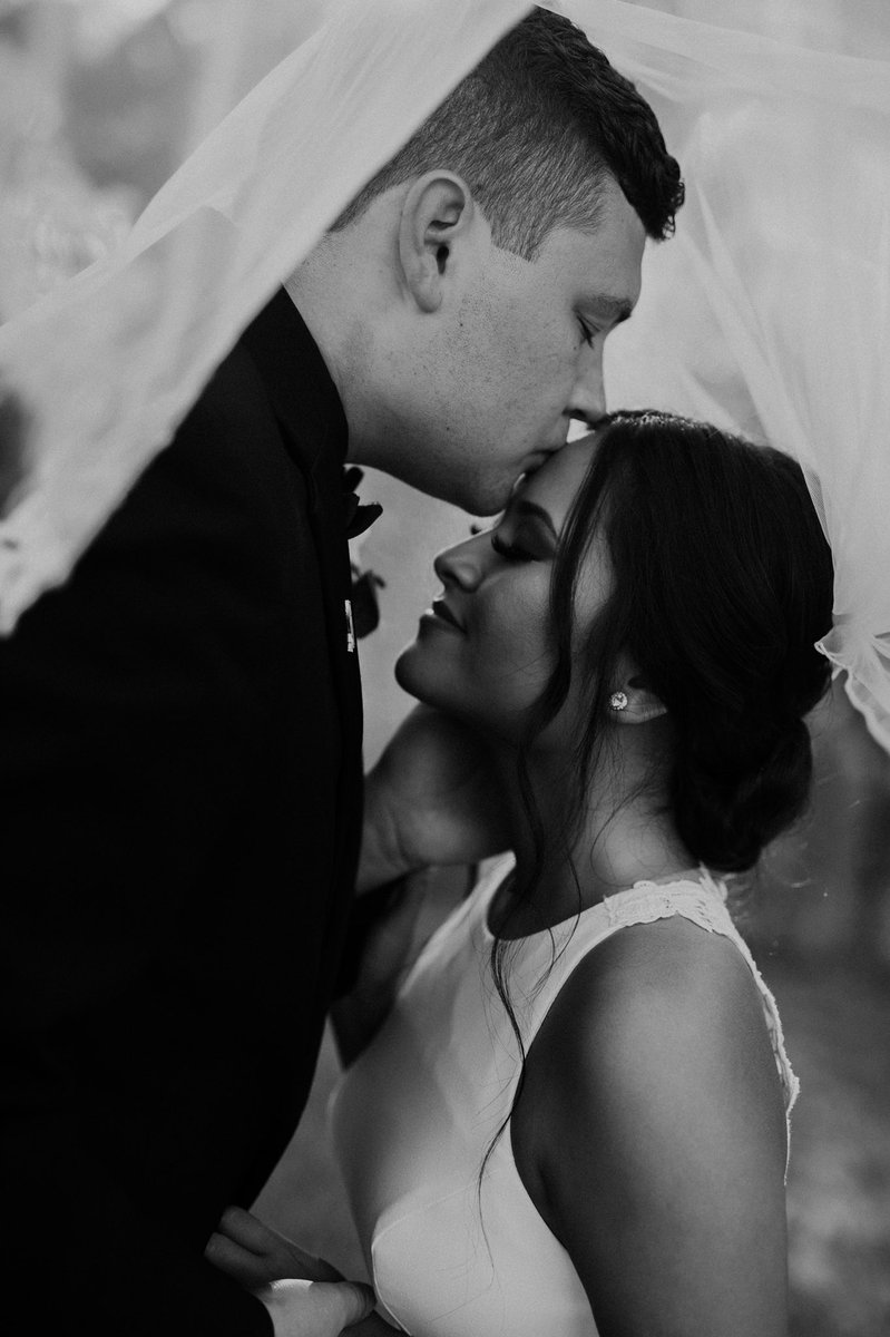 ashlattaylor's tweet photo. Damn. Married looks good on us. https://t.co/5AcxTwsjfv