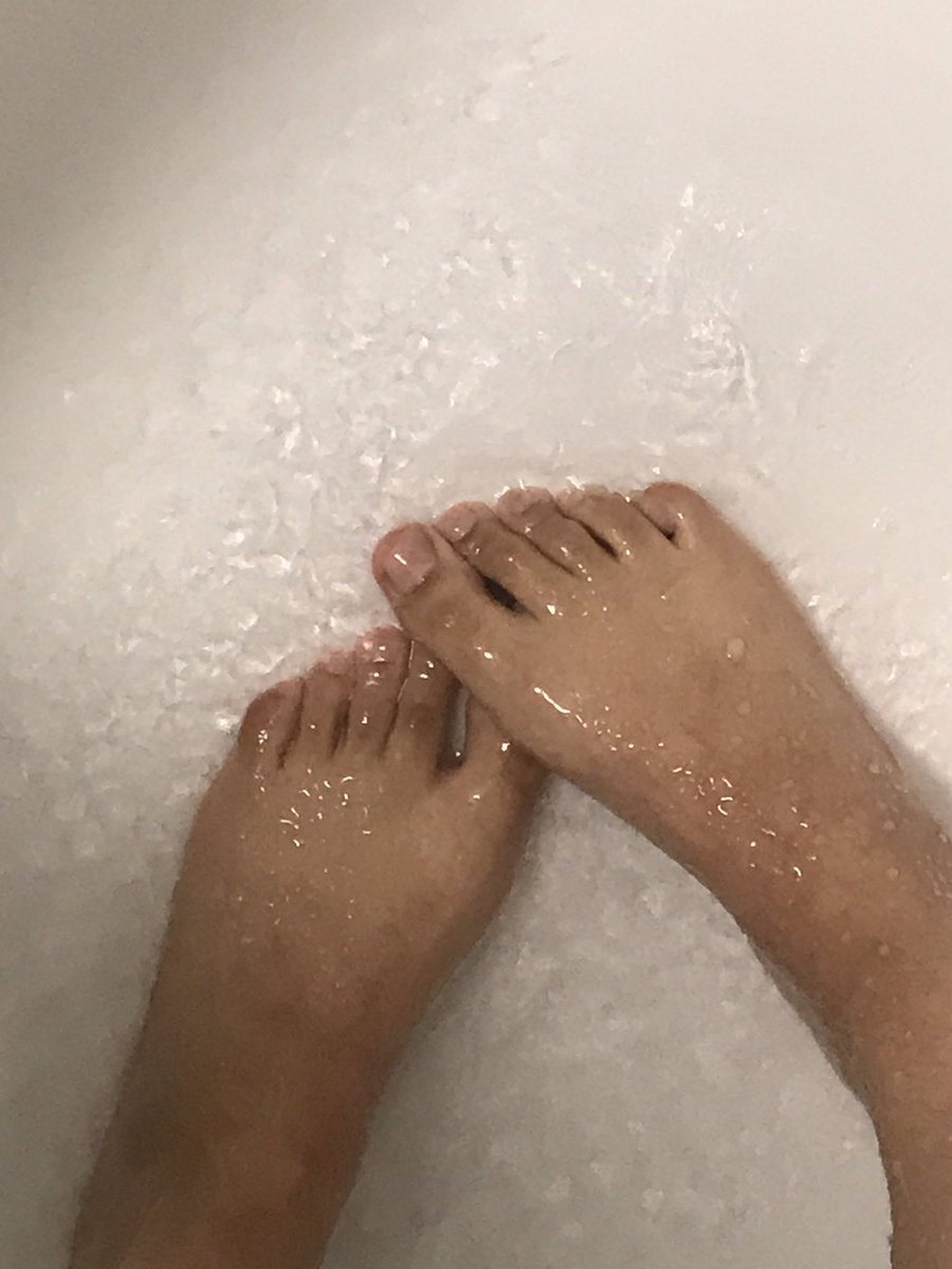 solelypeachy's tweet photo. PAYPAL TIPS FOR MORE PICS ❤️https://t.co/1wbYpkHZ2d 

#wettoes #wetsoles #wetfeet #foot #feet #FetichesPajeros #pies #footgoddess #feetgoddess https://t.co/5SJd2vsVZA