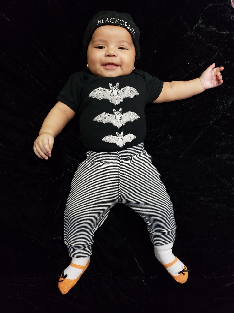 zer0phoksgiven's tweet photo. These will be used for her monthly pictures now, thanks @BlackCraftCult 🦇👻🖤 https://t.co/SzJmLPlT5H