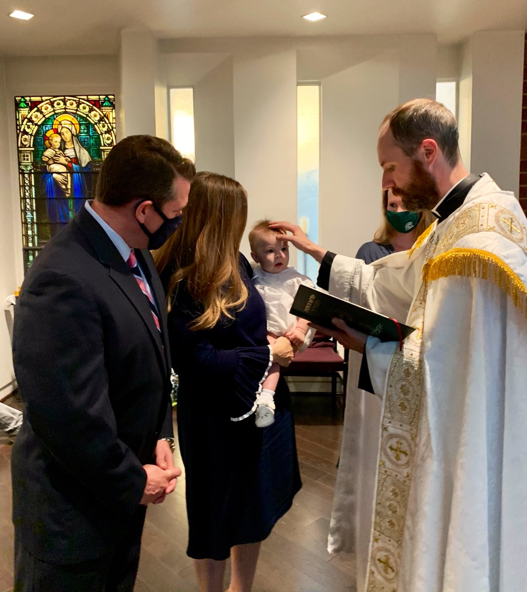 Adam_M_Winkler's tweet photo. A rare Sunday off for me as the #WashingtonFootball Team plays at home. But I had a good excuse.

Delayed 6 months due to #COVID__19, we were finally able to have @inthelineofmel baptize our daughter. @NDFootball isn’t alone in its late, clutch #Catholic performance this weekend. https://t.co/5oCLPTQwik