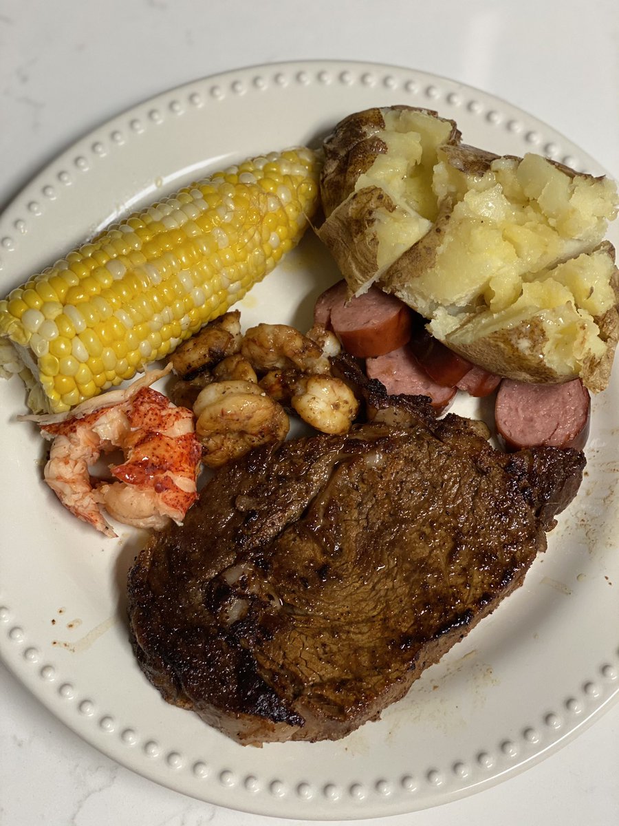 TheJCCarpenter's tweet photo. I just wanted to pig out! Back on the diet and exercise tomorrow!
🥩🥔🌽🐖🍤🦞 https://t.co/Bcp5P7UYSm