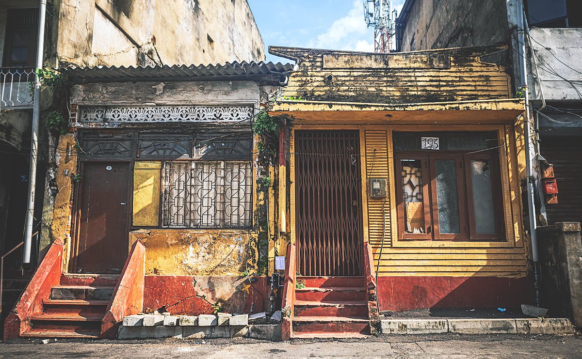 S_MorningLight's tweet photo. CRUMBLING ON
Once lovingly designed houses on #MessengerStreet. #Colombo, #SriLanka. Sept 2020. More@ https://t.co/xdLwo7aAxi #M6MkII & #15_45mm by @Canon_SL.
#architecturalphotography #streetphotography #travelphotography #CanonSriLanka #soSriLanka #streetsofColombo #urban https://t.co/tNY9L5tNeE