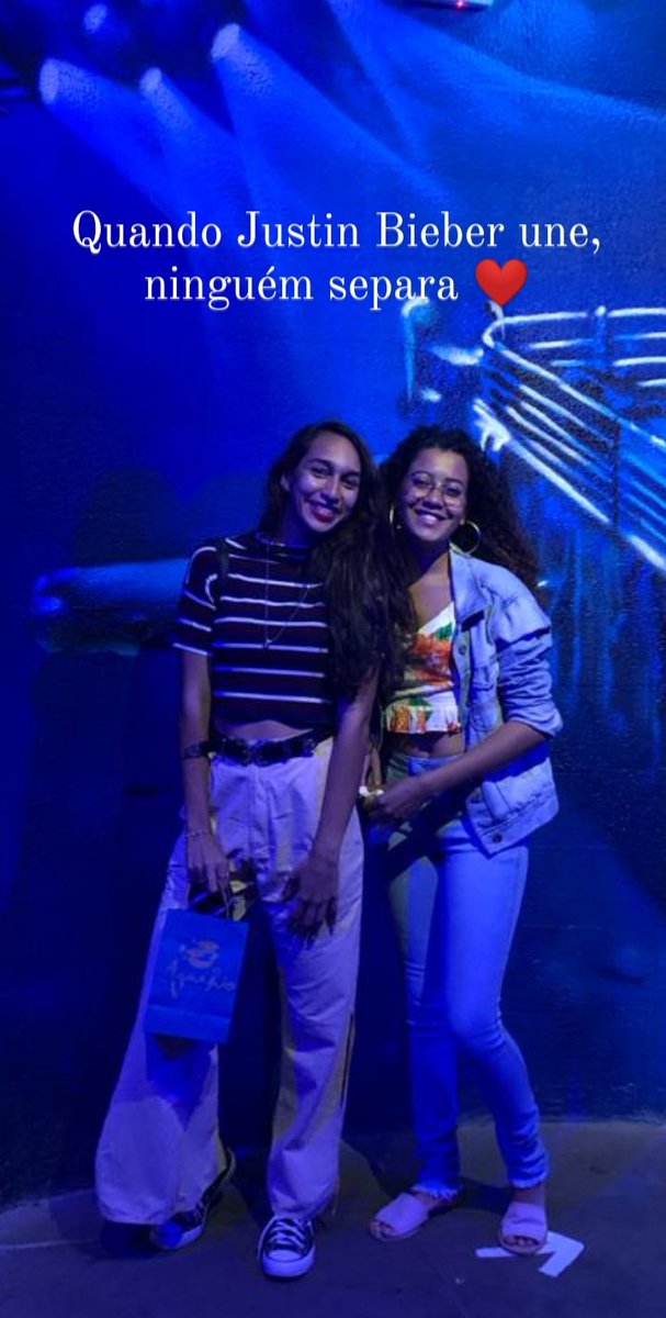 embraidd's tweet photo. @girlbummerw nada mais justo que postar fotos onde nossa amizade começou... https://t.co/QiW7BY8B9k