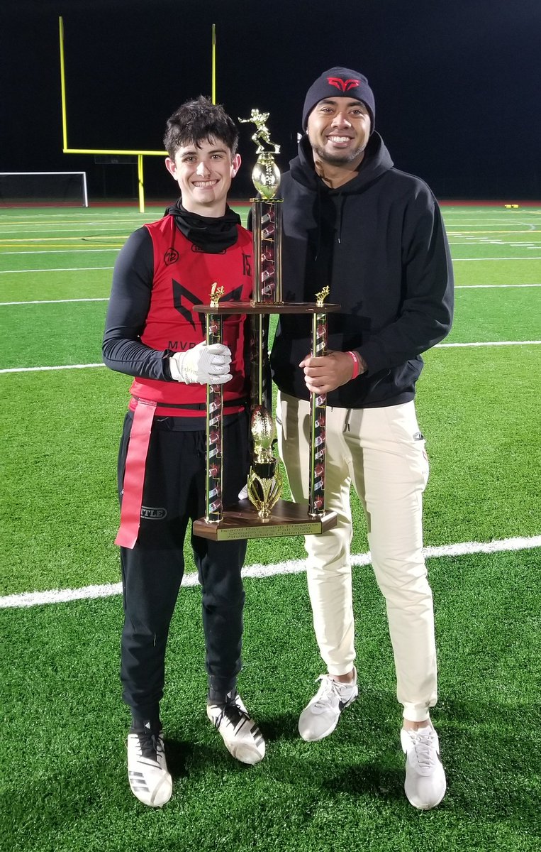 KadenMartirano's tweet photo. And thats how you Live that MPV Life...
2020 Oregon 7's 8th grade Champs 🏆
@mvp7on7 @IslandBoyCamp @LavasierTuinei @J_McDonald81 #footballislife #keeppayingthatrent #thatmvplife https://t.co/ZQg1Edgszs