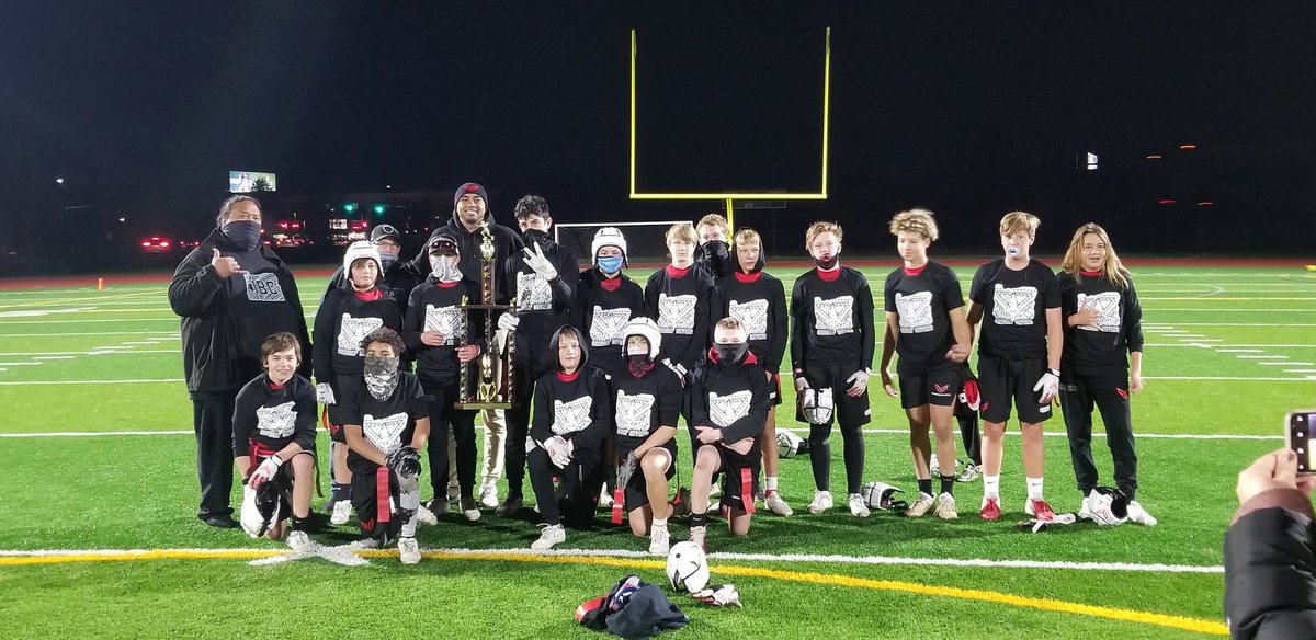 KadenMartirano's tweet photo. And thats how you Live that MPV Life...
2020 Oregon 7's 8th grade Champs 🏆
@mvp7on7 @IslandBoyCamp @LavasierTuinei @J_McDonald81 #footballislife #keeppayingthatrent #thatmvplife https://t.co/ZQg1Edgszs