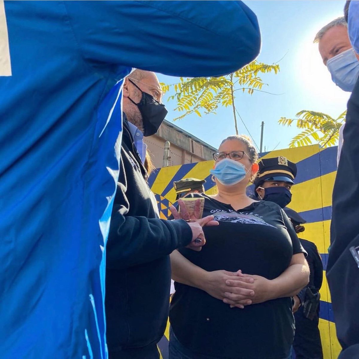 uptown_grand's tweet photo. Grateful that @NYCMayor Mayor Bill DeBlasio came to tour East 125 today, along with a powerhouse team made up of the commissioners of @NYCHealthy, @NYCSanitation, @NYCDHS, @NYCHRA and @NYCParks. And to Councilmember @DianaAyalaNYC for leading the charge: https://t.co/vq66iXPqdB https://t.co/TgjGVQYObh