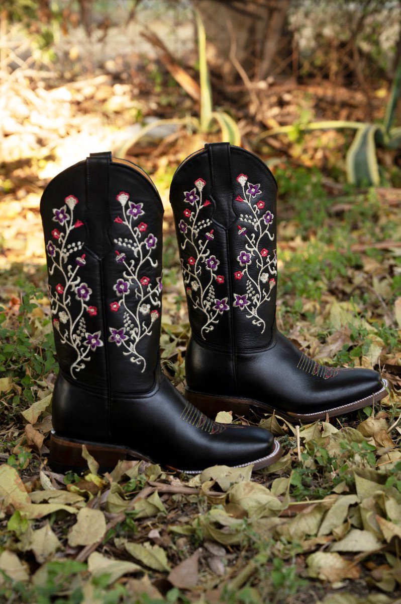 vaqueroboots's tweet photo. Abolengo Flowered Square Toe Cowgirl Boots 🌼 by Abolengo https://t.co/QSjSYYtlrO https://t.co/64h7GCG8gT