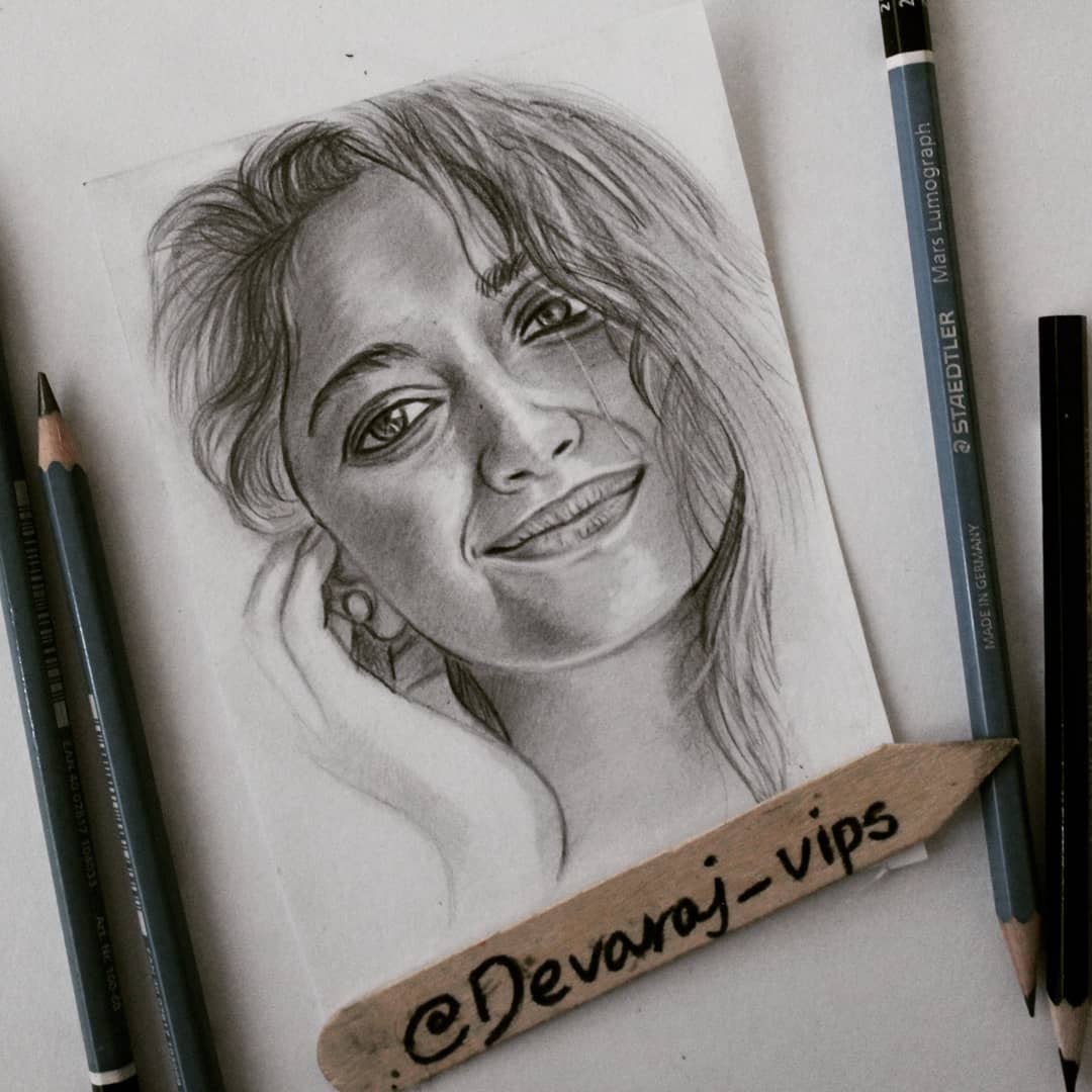 DevachelseaIps's tweet photo. அழகாலே அடிக்காதே...☁
@KeerthyOfficial 💓
#missindia #princess #keerthy #keerthysuresh #keerthisuresh #keerthisureshofficial #keerthysuresh❤️ #keerthysureshoffcial #keerthysureshworld #keerthysureshfansclub #love #beauty #angel #sketch #art #drawing #devarajvips ✌ https://t.co/mjCFNxQyBw