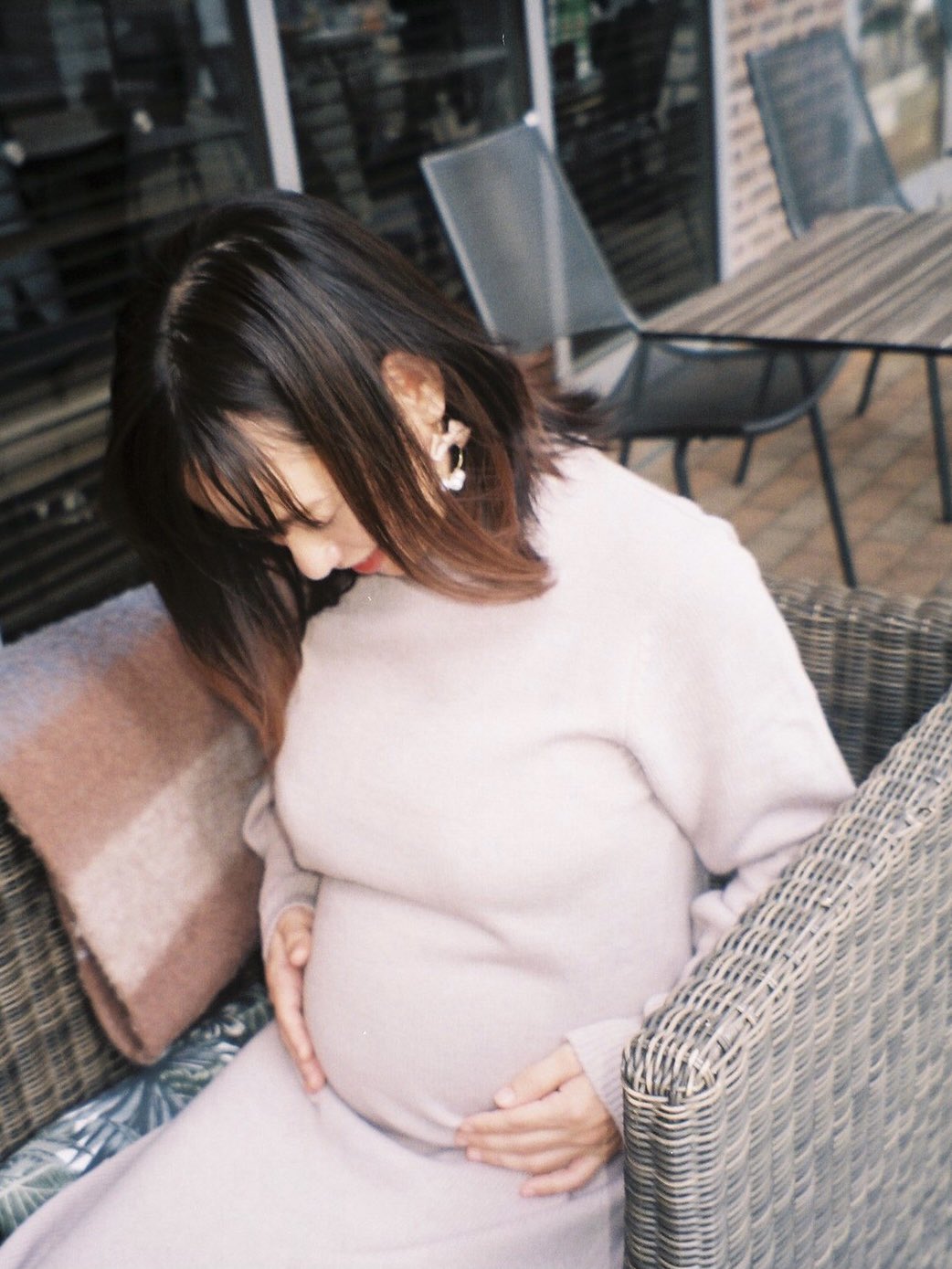 Eri 来週で臨月 少し歩くだけで疲れる お腹が張るのでアクセサリー材料の仕入れに行くのも 発送準備も困難になってきたので一旦お休みに入ります 11月15日まではご注文受け付けてます T Co 8jdvyqvzk5 T Co Gyzth0qjx8 Twitter
