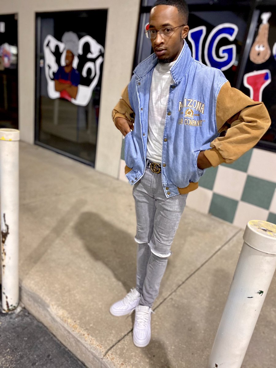 hdpeeezy's tweet photo. they say lately I been looking like dollaz. https://t.co/P7bUGnMLwY