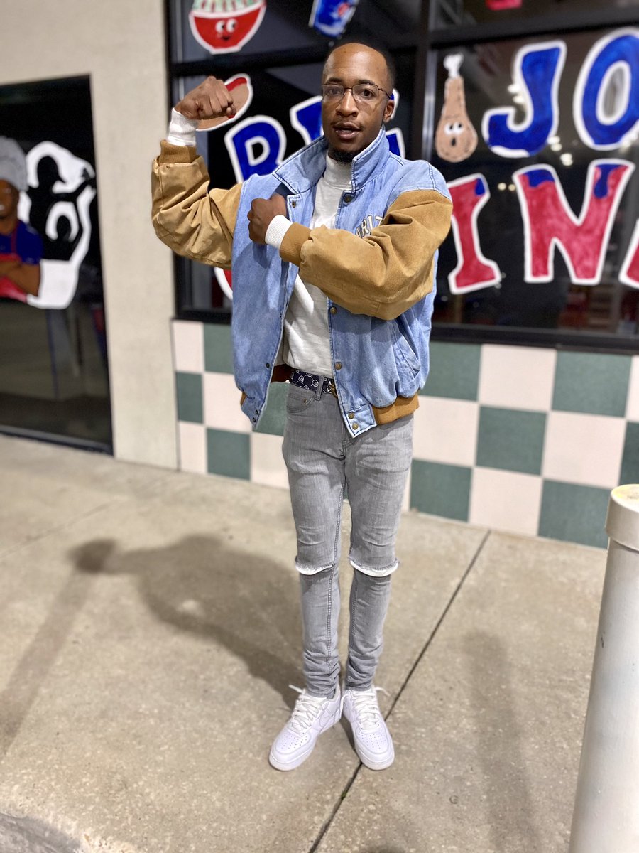 hdpeeezy's tweet photo. they say lately I been looking like dollaz. https://t.co/P7bUGnMLwY