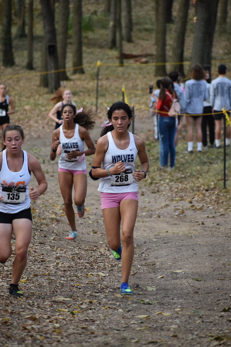 RunningOEHS's tweet photo. The day began with an amazing effort from Angeles Mendoza and a breakthrough race by Sydney Williams! Sydney was 3rd for our team from the 1st heat! The race was electric! @IderanOE @CoachKell3 @OEHS_GoWolves https://t.co/ARndBdJSHL
