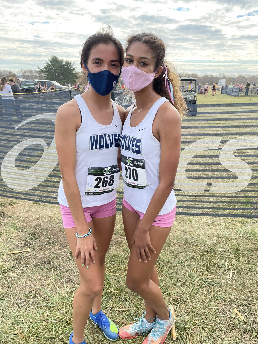 RunningOEHS's tweet photo. The day began with an amazing effort from Angeles Mendoza and a breakthrough race by Sydney Williams! Sydney was 3rd for our team from the 1st heat! The race was electric! @IderanOE @CoachKell3 @OEHS_GoWolves https://t.co/ARndBdJSHL