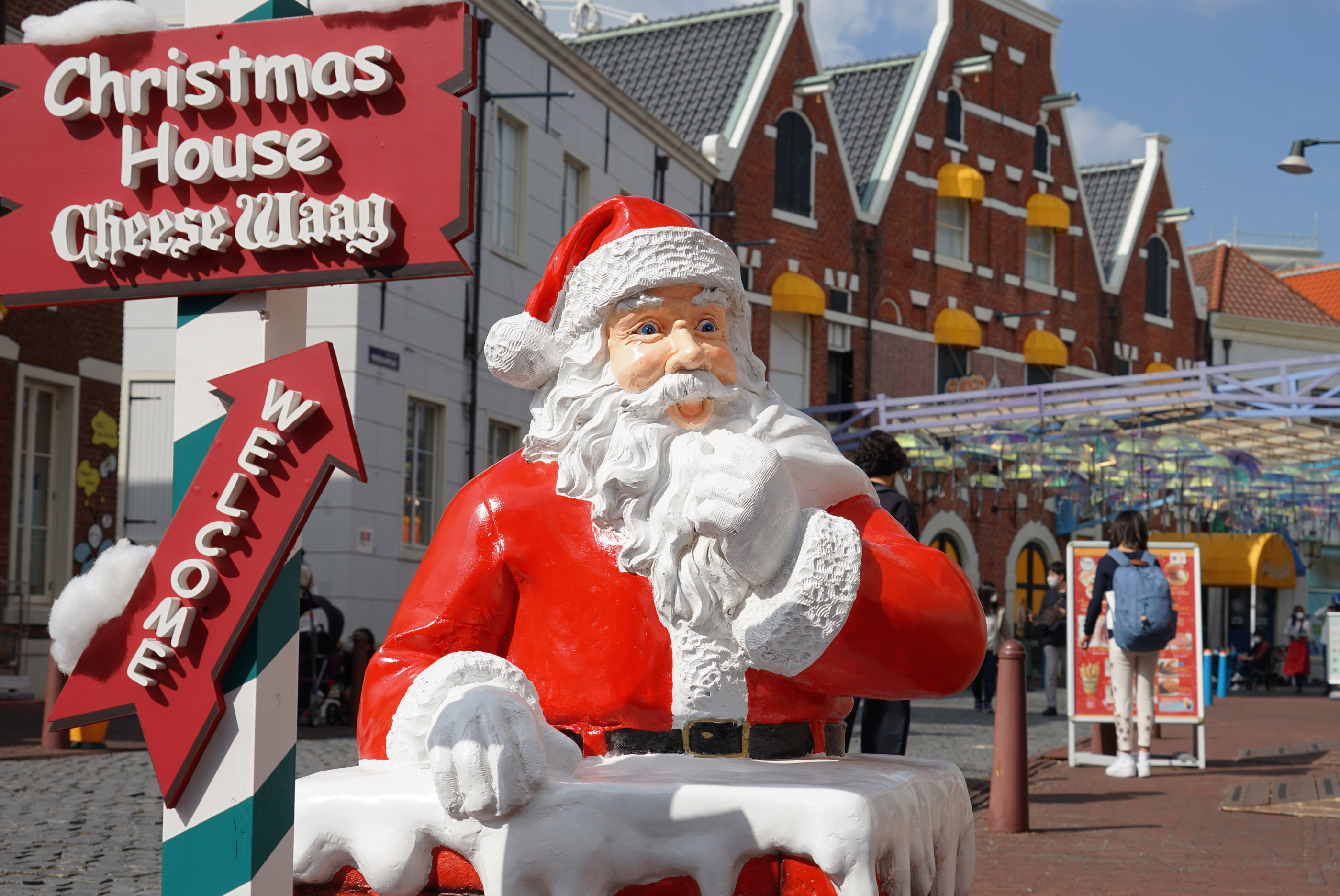 ハウステンボス公式 え 日本にいながらまるでヨーロッパのような街並みと本格的なクリスマスが楽しめちゃう日本一広いテーマパークあるの わし 初耳なんじゃけど そんなテーマパーク ハウステンボス の クリスマス はこちら