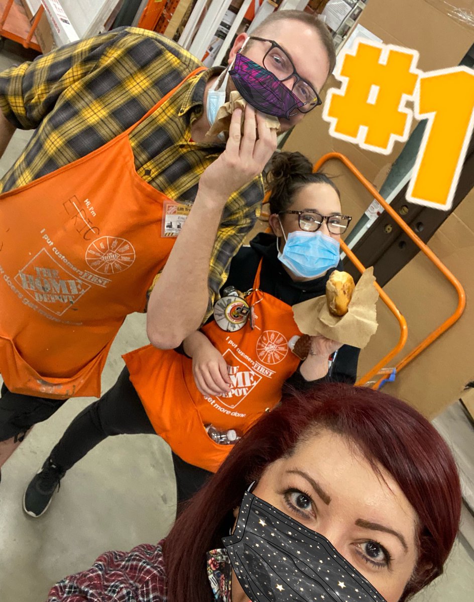 LucindaSweetBee's tweet photo. Having a lil fun celebrating coming in 1st place in the close quote contest.  Way to go specialty team at 6637! https://t.co/R95qCvN3fZ