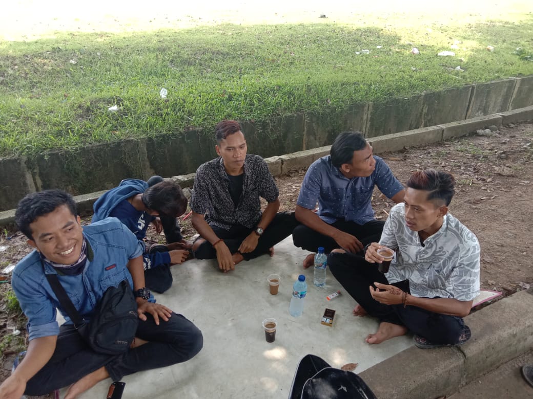 anton_zxo's tweet photo. Ngopi ngopi☕☕☕ https://t.co/MHCSjrzwBO