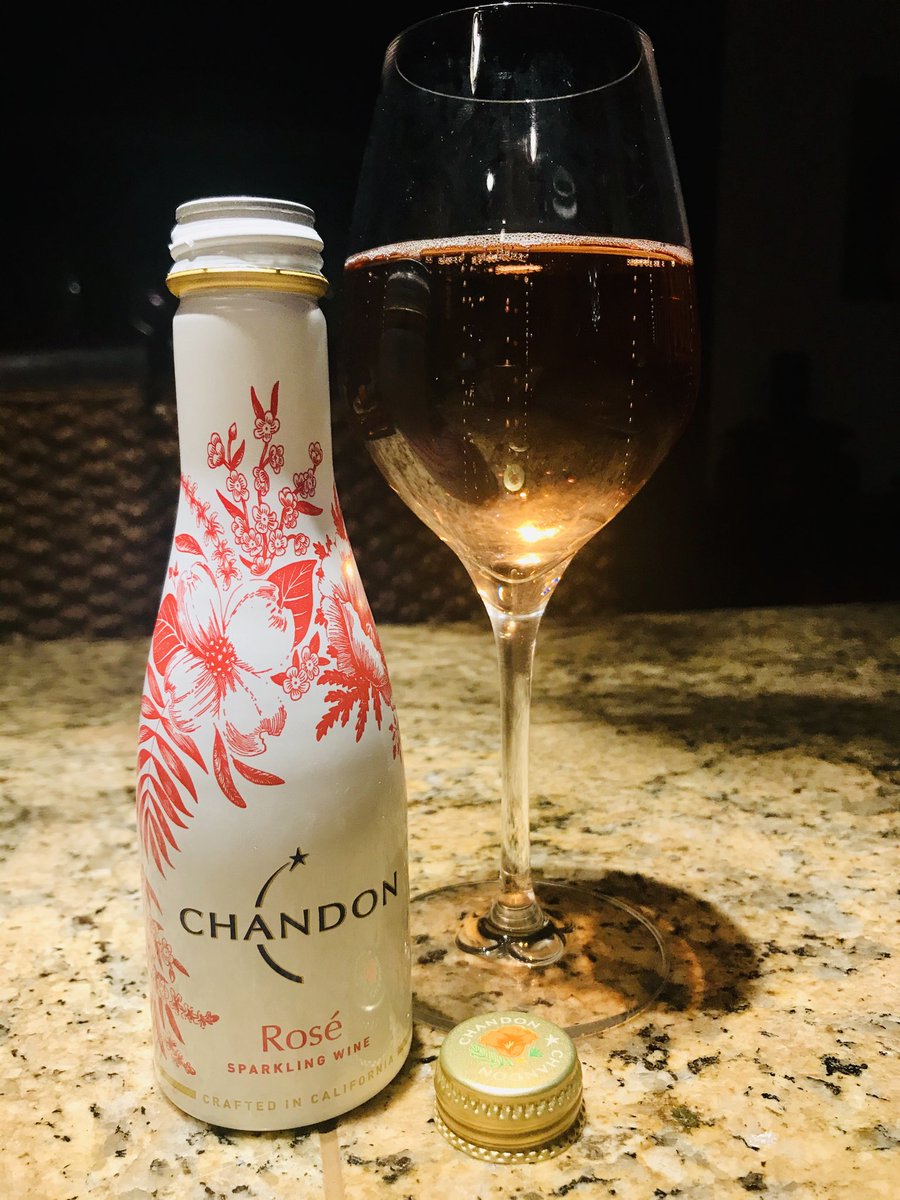 ClareT_y's tweet photo. Adorable. The perfect single pour on a Sunday evening that’s not yet ready to let go of the celebratory mood. Pink bubble lovers delight (& a feast for the eyes of those craving alternative packaging 😍) #wine #chandon #pinksparkle #simplepleasure 💕 https://t.co/n0UWuw3KfB