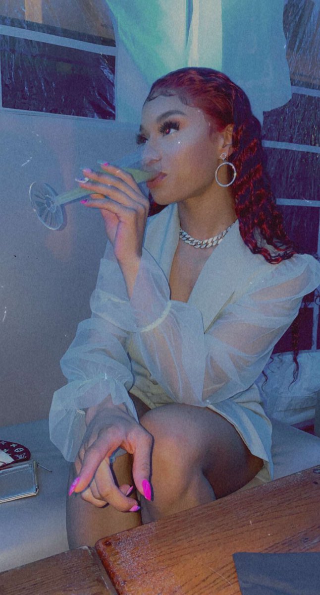 chasingdestiny_'s tweet photo. These bitches mad mad, they wanna hurt mee ✨ https://t.co/PY0q6Aahhl