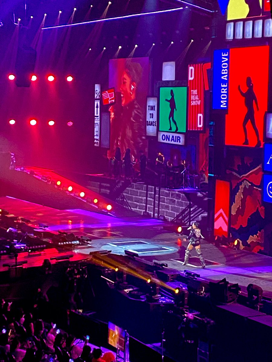 gorufuceramist's tweet photo. #TheFinalOdysseyConcert_Day2 ไม่ได้เข้ามาซะนาน ขอเอารูปมาลงซะหน่อย เช้านี้คือตื่นไม่ไหว มันส์มว้ากกกกก แต่รูปถ่ายด้วยมือถือก็จะชัดได้แค่นี้ เสียใจ 😭 https://t.co/nEapSvIybe