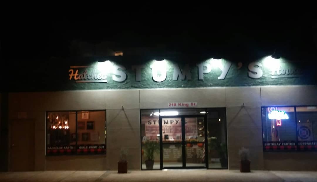 cocoaflorida's tweet photo. Me and @AuthorKokoBrown had fun tonight at @StumpysCocoa . #socialthrowdown #SundayFunday #cocoa #brevardcounty #florida https://t.co/tAhKapck8A